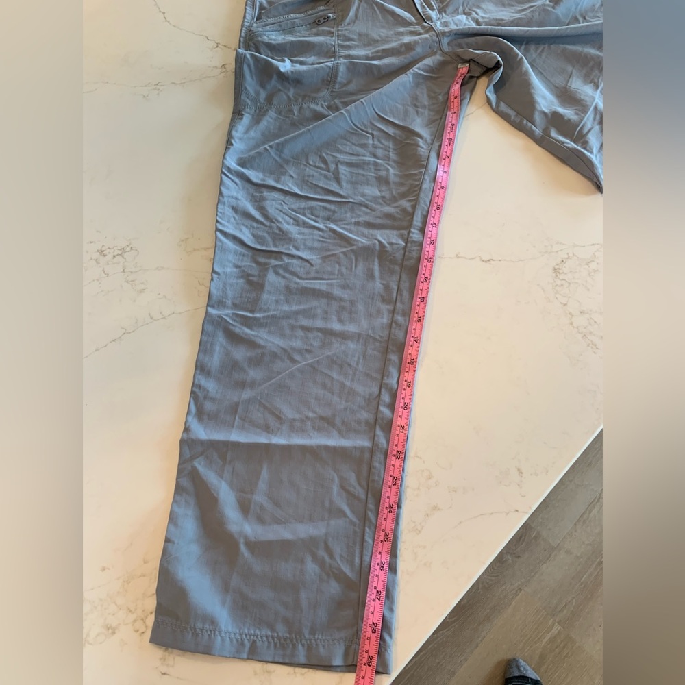 Mountain Hardwear Women's Gray Cargo Pants - Picture 5 of 6
